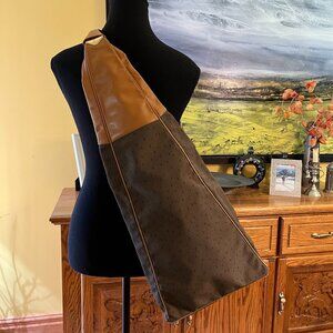 🇫🇷 Yves Saint Laurent Vintage Leather Sling Style Shoulder Bag - RARE!